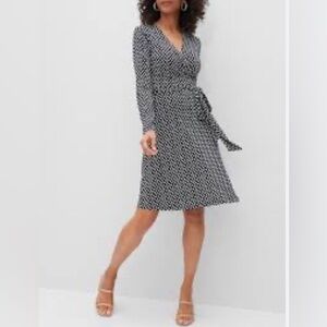 Banana Republic Black & White Print -True Wrap Long Sleeve Dress, Size SM